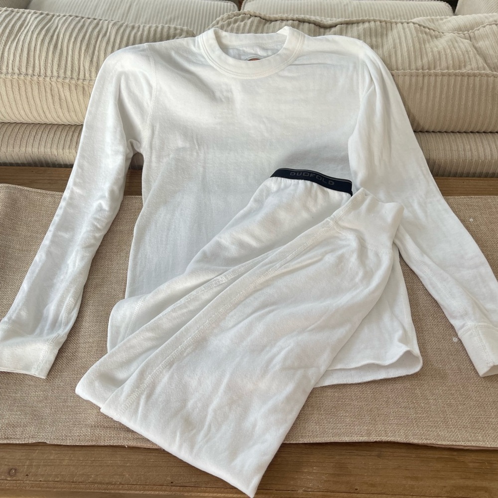 Champion Thermal Wear White Shirt and Pant in Youth Medium